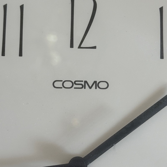 Vintage 70s Cosmo Quartz Wall Clock w/Colorful Frame. Battery operated. Works! - Picture 3 of 6